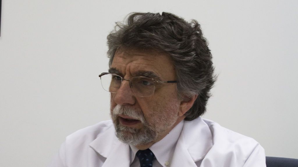 Antonio Escribano, catedrático de Nutrición: "Comer menos y mejor, la fórmula para que el confinamiento no nos deje kilos de más Antonio Escribano, catedrático de Nutrición: "Comer menos y mejor, la fórmula para que el confinamiento no nos deje kilos de más