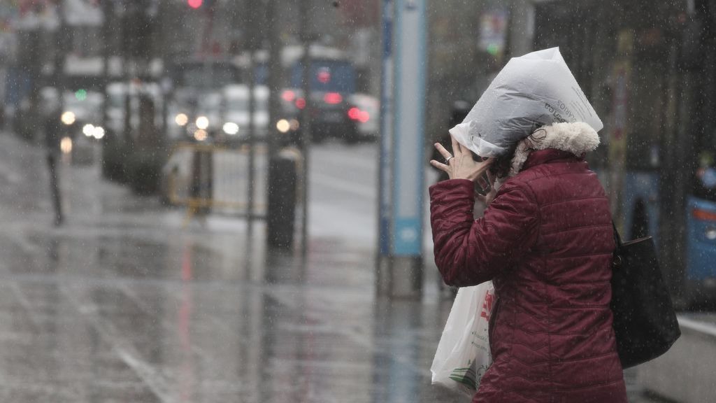 Con lluvia, mejor aislados: la humedad favorece la propagación del virus Con lluvia, mejor aislados: la humedad favorece la propagación del virus