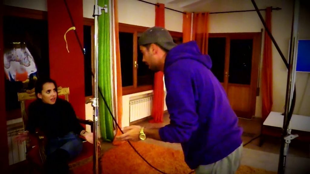 La gran pelea entre Álvaro y Carla en la casa, hoy a las 12.50 horas en 'MyHyV' La gran pelea entre Álvaro y Carla en la casa, hoy a las 12.50 horas en 'MyHyV'