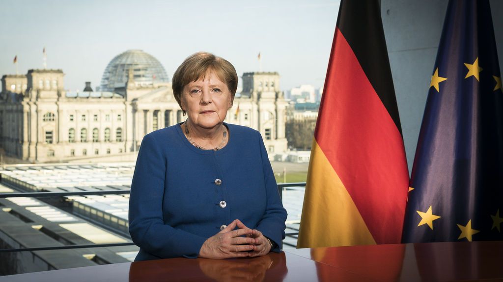 Merkel dice a los alemanes que ganar al coronavirus es un desafío histórico Merkel dice a los alemanes que ganar al coronavirus es un desafío histórico