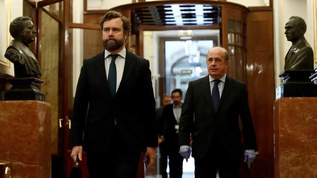 Vox ofrece a Sánchez "remar juntos" contra el coronavirus pero pide el cese de Calvo e Iglesias Vox ofrece a Sánchez "remar juntos" contra el coronavirus pero pide el cese de Calvo e Iglesias