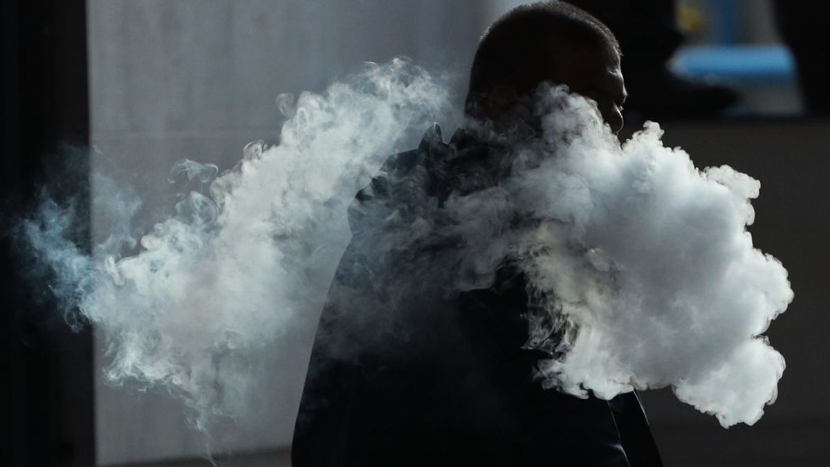 Ojo, fumadores pasivos: el humo del tabaco también puede transportar el coronavirus