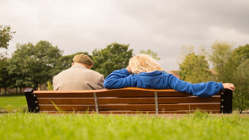 Cuánto cuesta que una persona cuide de tus padres y requisitos legales