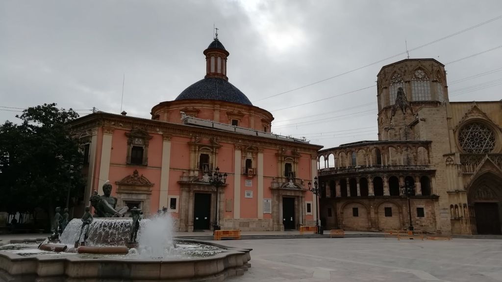 Plaza Virgen desierta