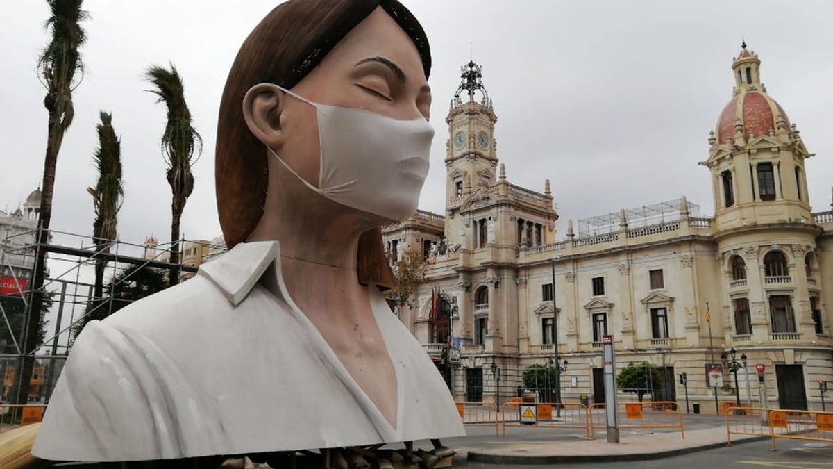 NIUS recorre las calles desiertas de Valencia en el día grande de Fallas: "Es apocalíptico"