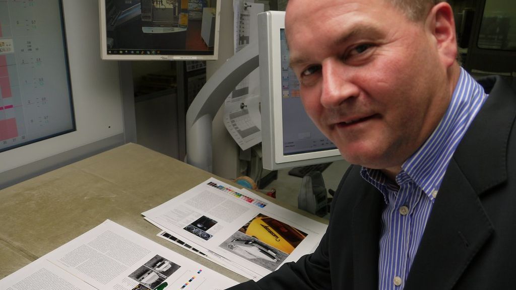 Rolf Mahlke trabajando en un número de su revista, Oktan 79.