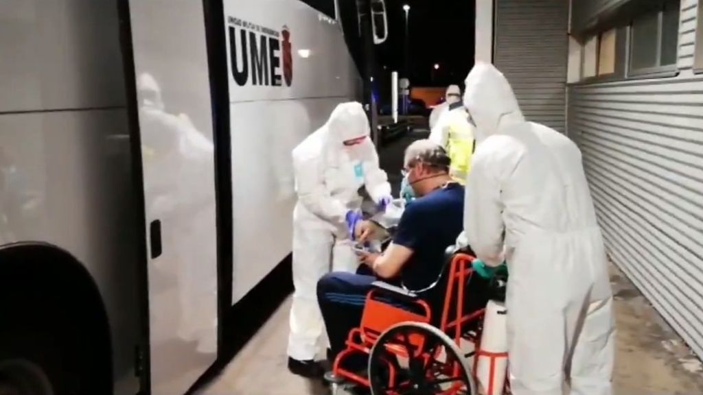 La UME ayuda en el traslado de pacientes infectados por Covid-19 en Madrid