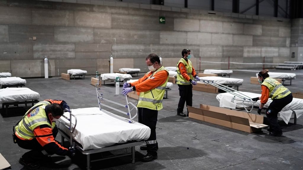 El hospital de campaña del Ifema ya acoge a los enfermos de coronavirus, en imágenes