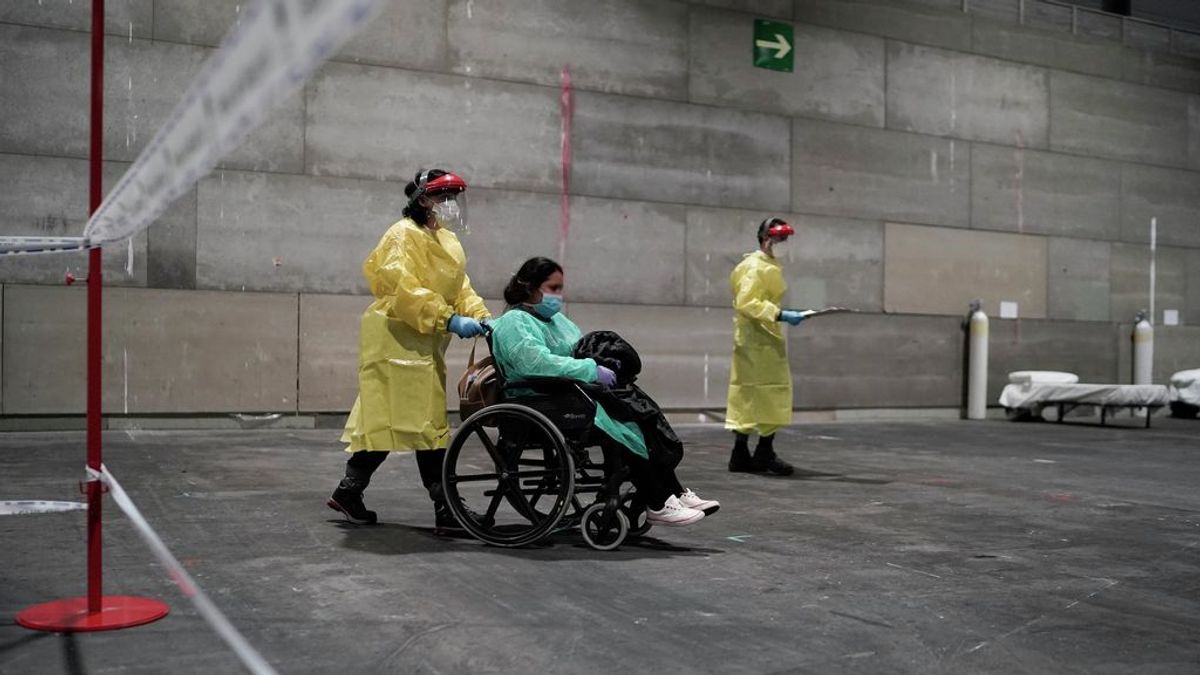 Última hora del coronavirus: llegan los primeros pacientes al hospital provisional del Ifema en Madrid