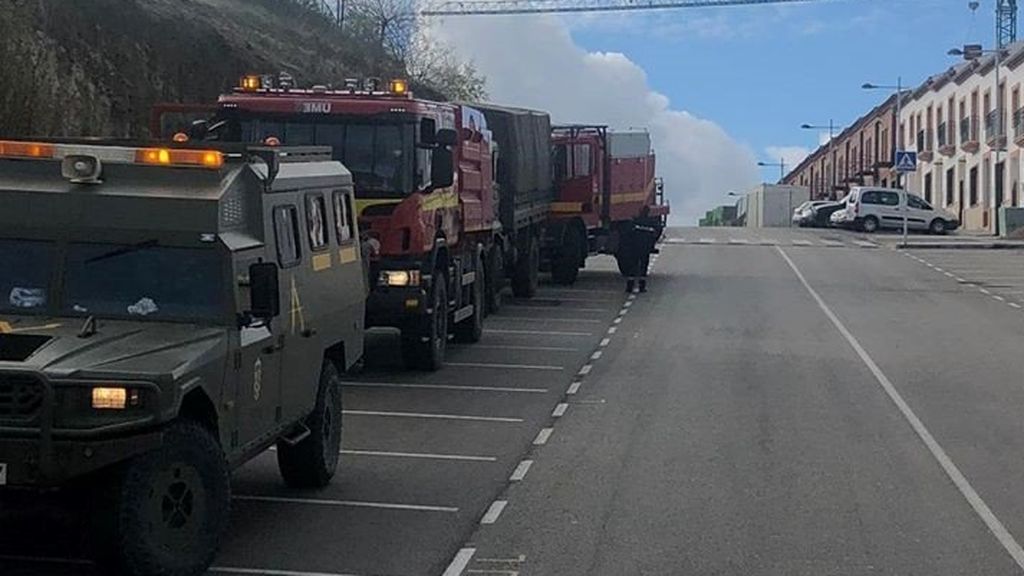 La UME desinfecta la localidad gaditana Alcalá del Valle tras dar positivo una veintena detrabajadores de una residencia de mayores La UME desinfecta la localidad gaditana Alcalá del Valle tras dar positivo una veintena detrabajadores de una residencia de mayores