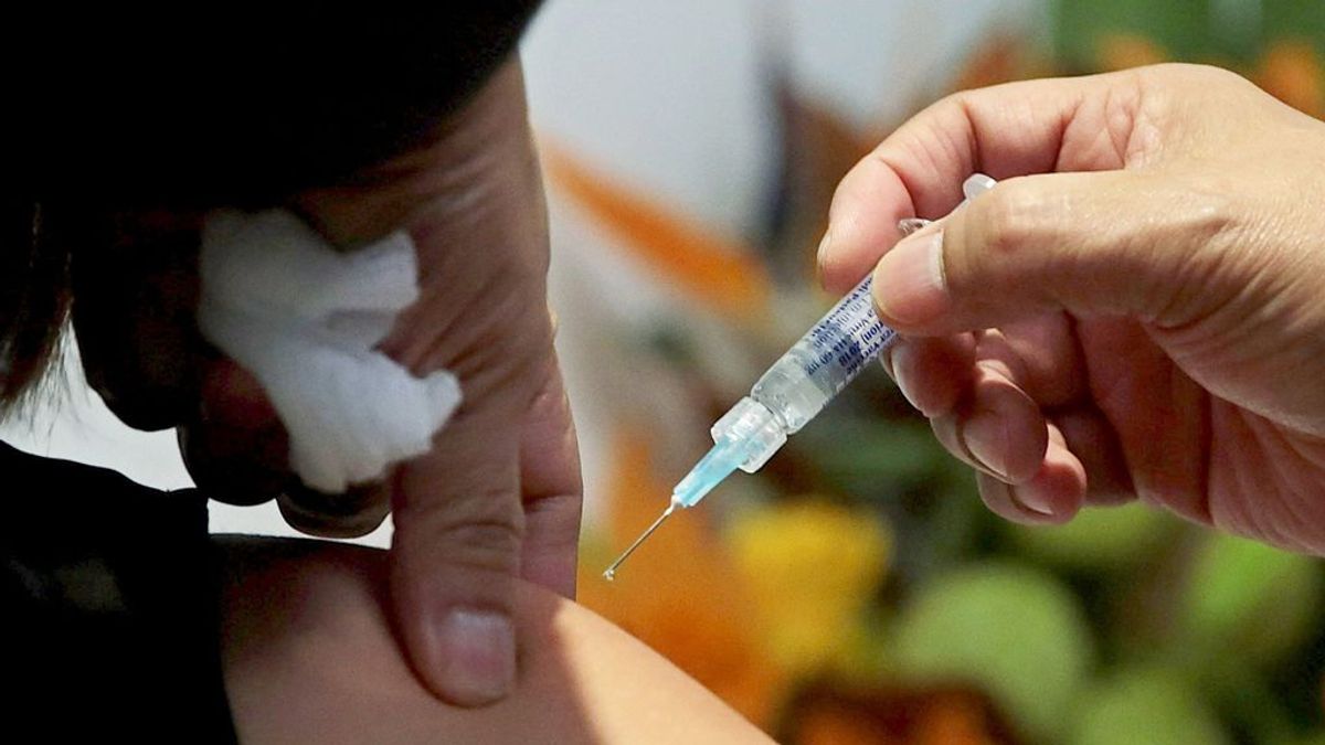 Un virólogo considera que "es más fácil hacer una vacuna contra el coronavirus que contra la gripe"