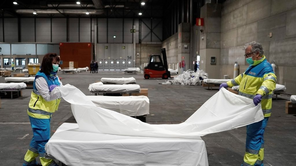 El hospital de campaña del Ifema ya acoge a los enfermos de coronavirus, en imágenes