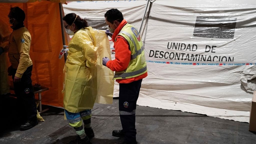 El hospital de campaña del Ifema ya acoge a los enfermos de coronavirus, en imágenes