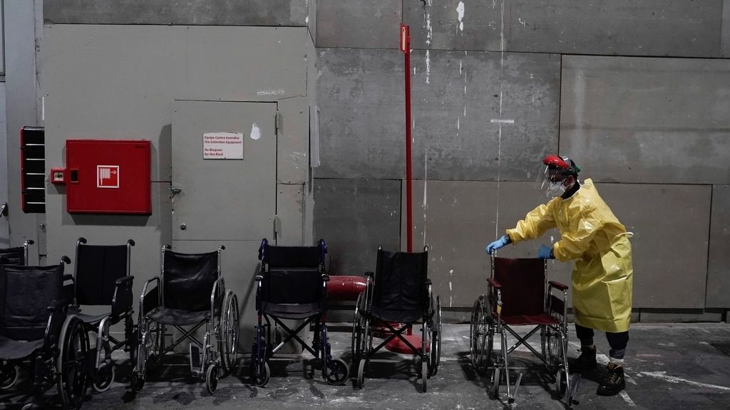 El hospital de campaña del Ifema ya acoge a los enfermos de coronavirus, en imágenes