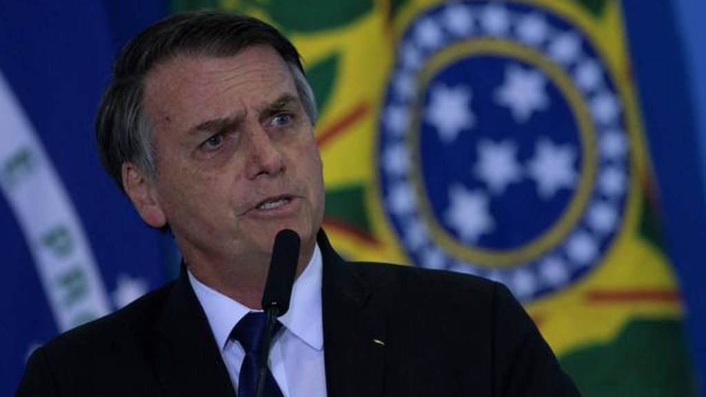 Bolsonaro califica de "lunático" al gobernador de Sao Paulo por ordenar la cuarentena para frenar el coronavirus