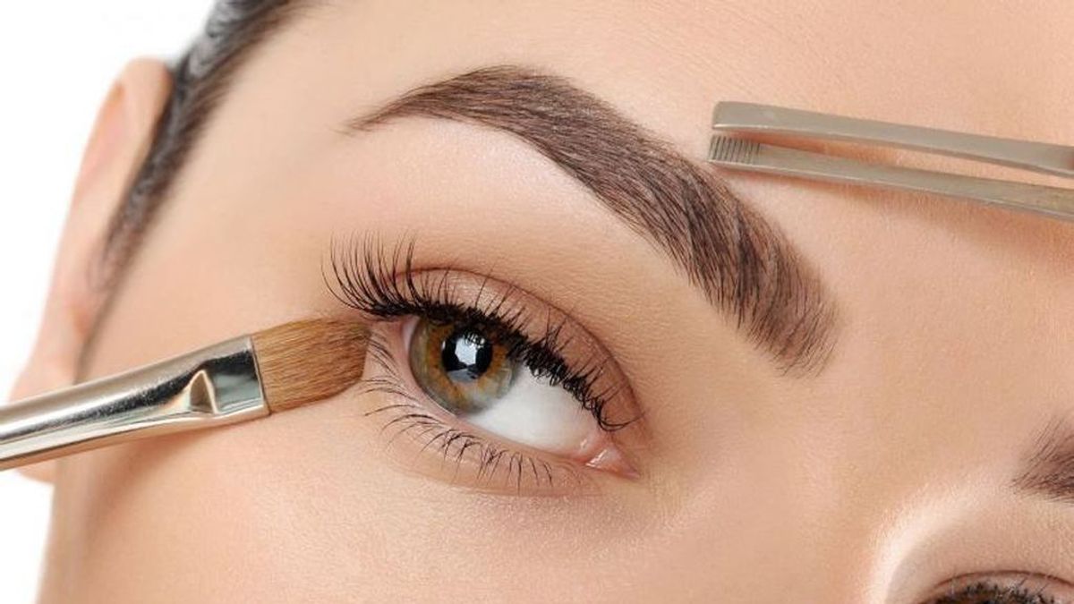 La micropigmentación de cejas mejorará tu mirada.