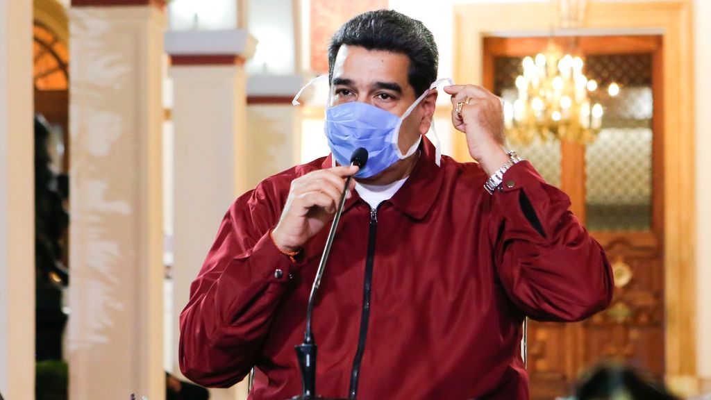 Nicolás Maduro se pone un chándal del Barça para hablar al pueblo venezolano del coronavirus Nicolás Maduro se pone un chándal del Barça para hablar al pueblo venezolano del coronavirus