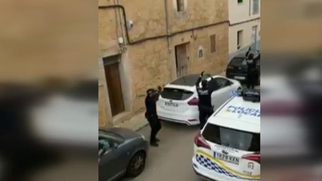 La Policía Local de Mallorca ameniza el confinamiento a los más pequeños con bailes y música