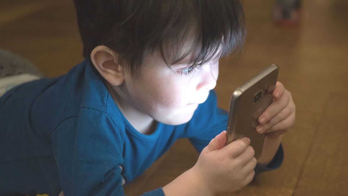 El "profe en casa": 10 formas de tener a tu hijo entretenido y aprendiendo al mismo tiempo El "profe en casa": 10 formas de tener a tu hijo entretenido y aprendiendo al mismo tiempo