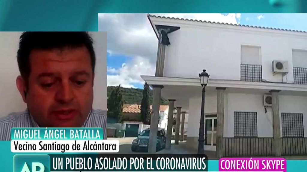 Miguel Ángel, vecino de Santiago de Alcántara: “Las personas mayores no salen ni a la compra”