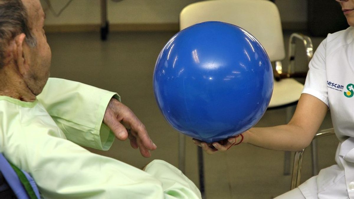 Trabajadores de un geriátrico de Lleida se confinan voluntariamente con cien ancianos Trabajadores de un geriátrico de Lleida se confinan voluntariamente con cien ancianos
