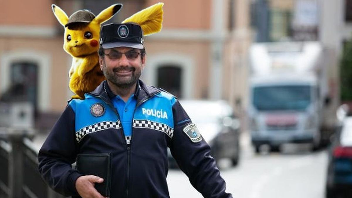 Raimundo, el policía amigo de Pikachu que ameniza el encierro a los niños de Noreña