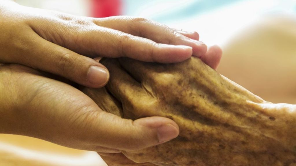 Los mayores de 80 años, sin hueco en las UCIs Los mayores de 80 años, sin hueco en las UCIs