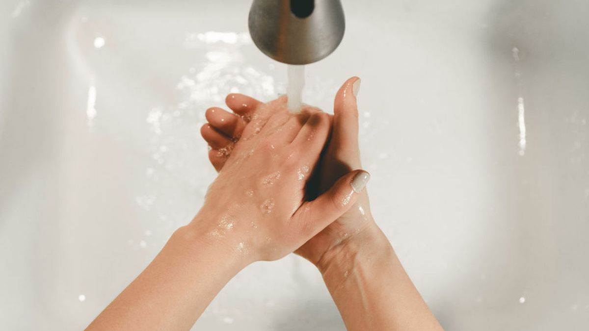 “Me lavo tanto las manos que hasta me he hecho heridas”: cómo diferenciar la higiene de la obsesión