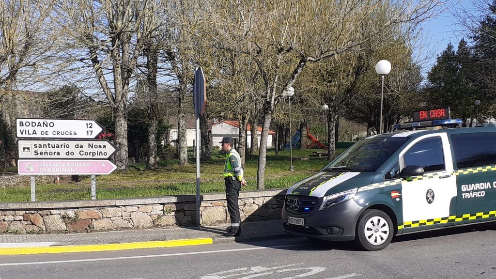Pedaleando a pesar del confinamiento: interceptan a un peregrino francés haciendo el Camino de Santiago Pedaleando a pesar del confinamiento: interceptan a un peregrino francés haciendo el Camino de Santiago