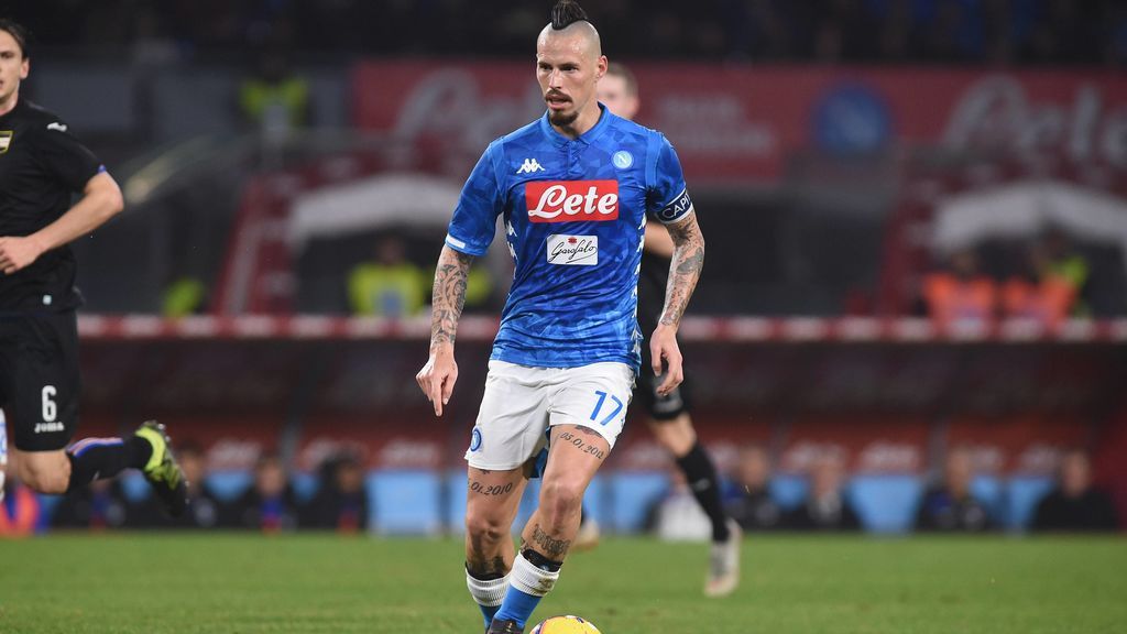 Hamsik juagando con el Nápoles