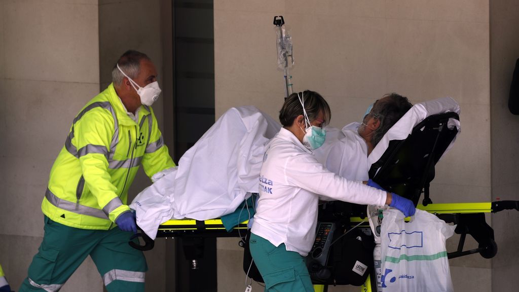 Cuando el aislado por coronavirus en un mayor que no entiende de móviles Cuando el aislado por coronavirus en un mayor que no entiende de móviles