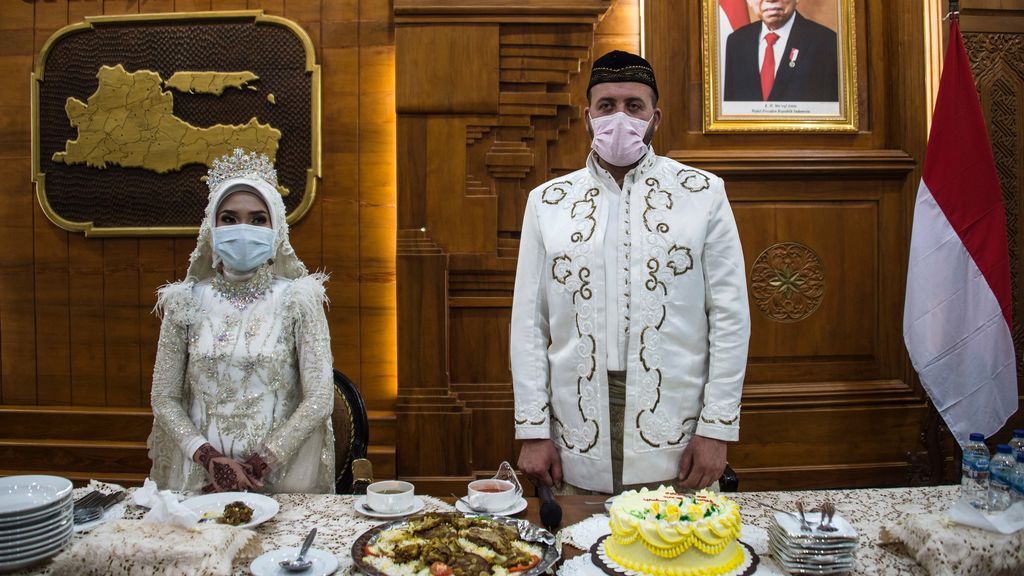 "Prohibido besar a la novia": casarse en tiempos del coronavirus "Prohibido besar a la novia": casarse en tiempos del coronavirus