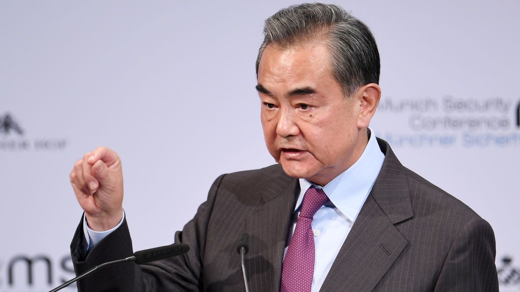 China suspenderá el sábado la entrada de extranjeros, incluso con visado o permiso de residencia China suspenderá el sábado la entrada de extranjeros, incluso con visado o permiso de residencia