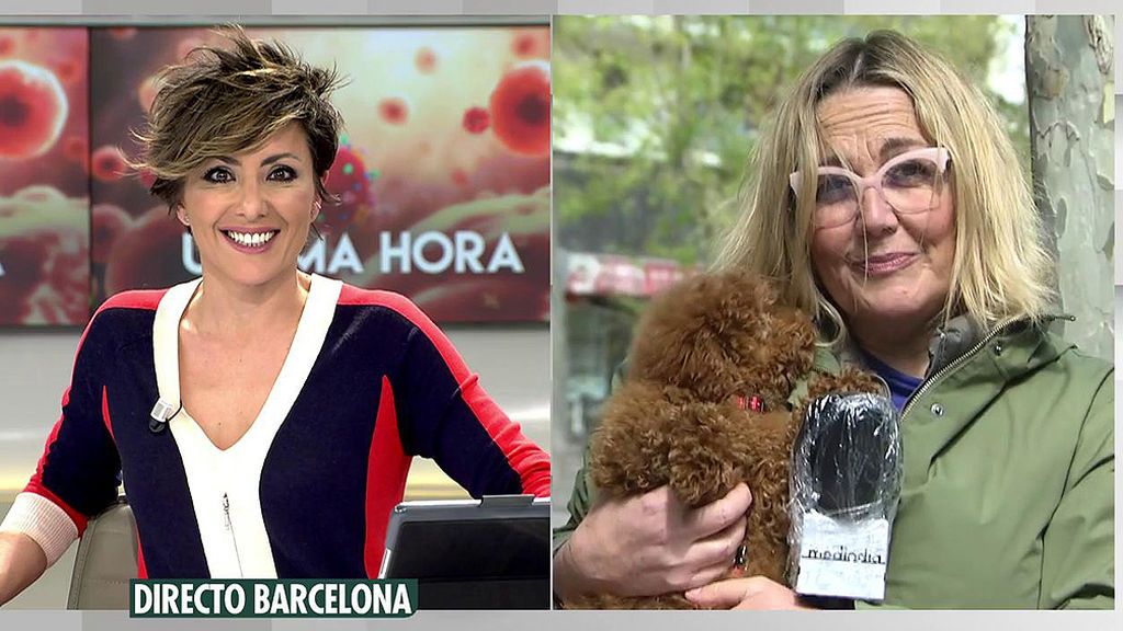 Simón, el cachorro de Mayka Navarro le acompaña en su conexión en directo