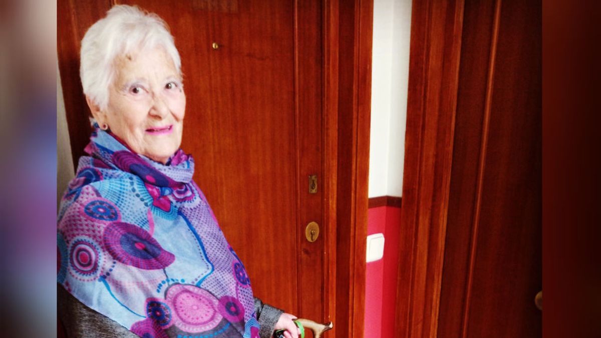 Antonia, la mujer de 82 años que cocina para sus vecinos confinados en la Comunidad de Madrid