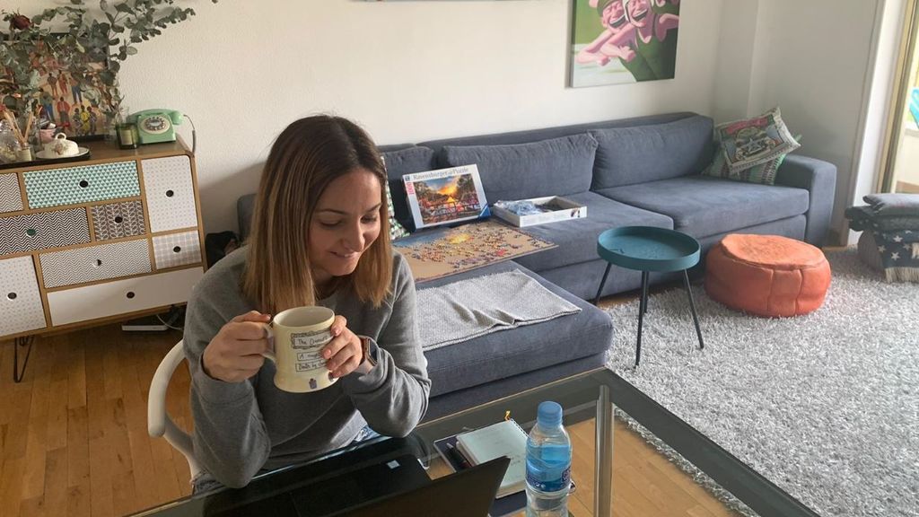 "Mi despacho en casa", Ana
