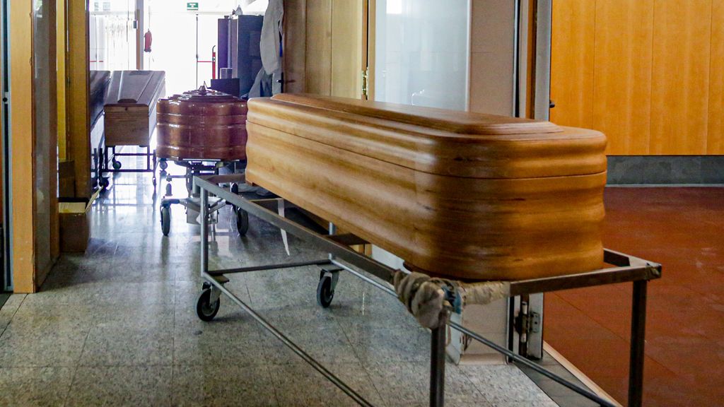 Sanidad recomienda suspender los velatorios y ceremonias fúnebres en toda España Sanidad recomienda suspender los velatorios y ceremonias fúnebres en toda España