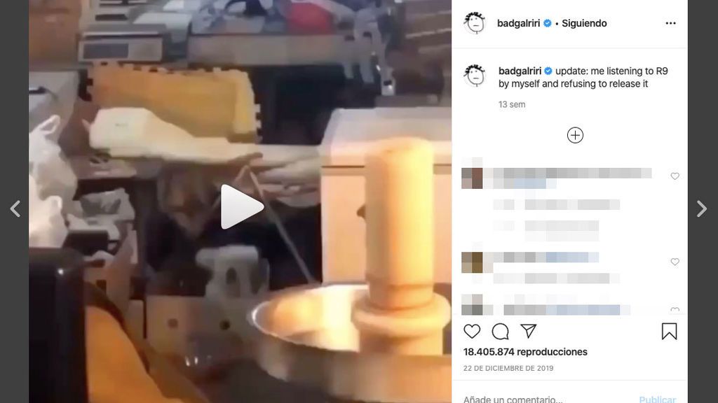 Rihanna se ríe del retraso de su disco