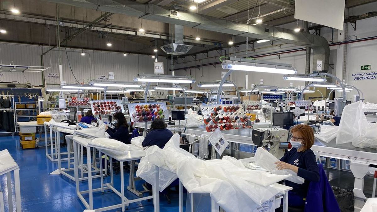 Las empresas se vuelvan contra el Covid-19: de fabricar coches a mascarillas Las empresas se vuelvan contra el Covid-19: de fabricar coches a mascarillas