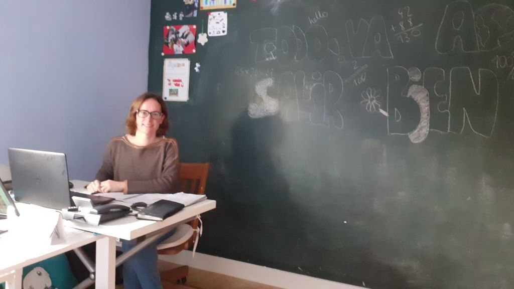 "Mi despacho en casa" de María