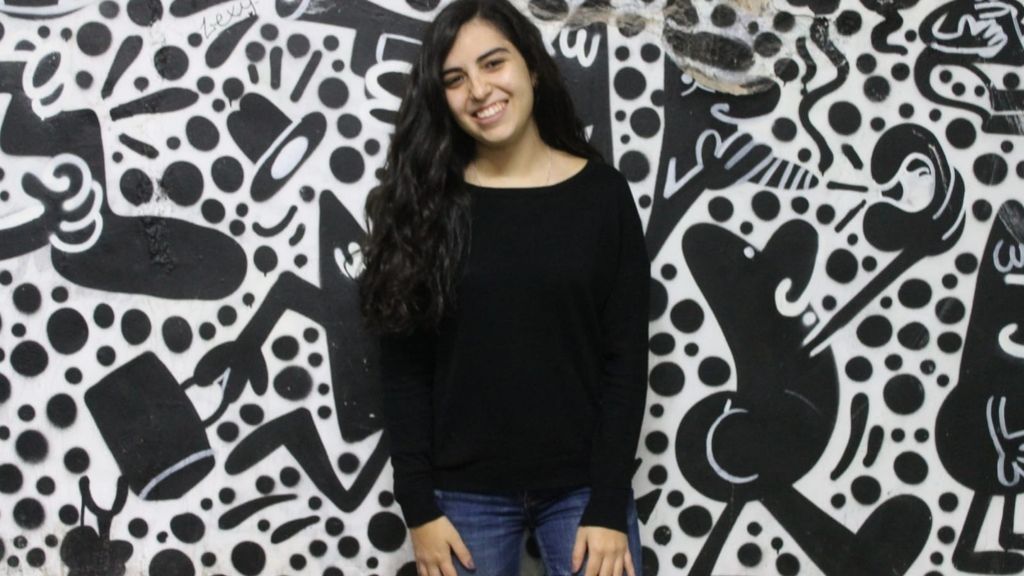 Nerea Moraleja tiene 21 años y está muy orgullosa por la labor solidaria que está haciendo su padre