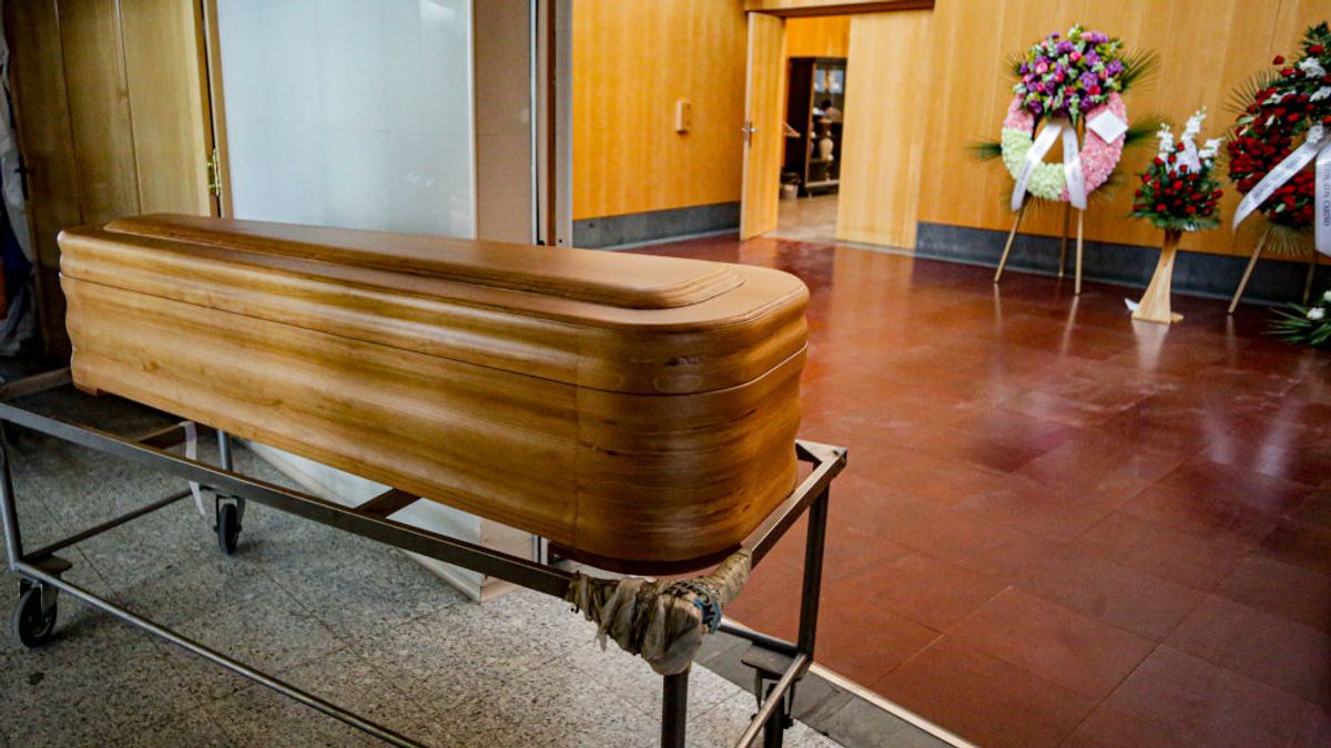 El nieto de un fallecido por COVID-19, sobre los precios de las funerarias: "No nos pueden hacer este chantaje" El nieto de un fallecido por COVID-19, sobre los precios de las funerarias: "No nos pueden hacer este chantaje"