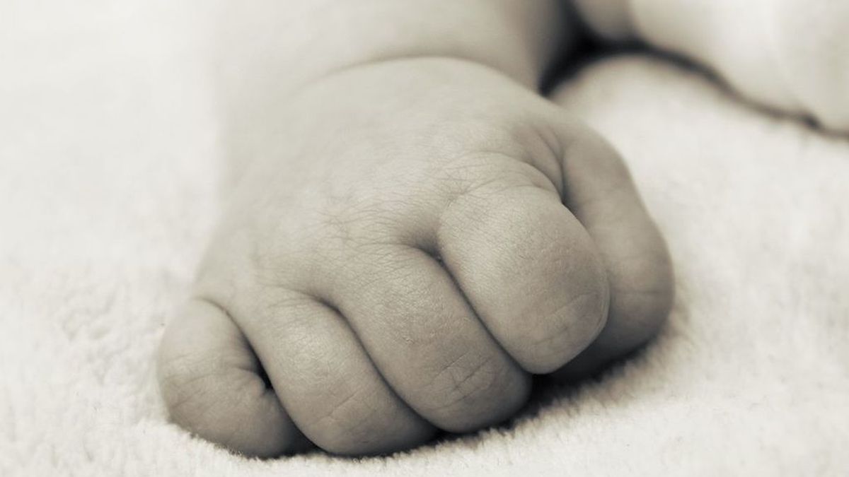 Un bebé de Illinois de menos de un año, la víctima mortal más joven del coronavirus