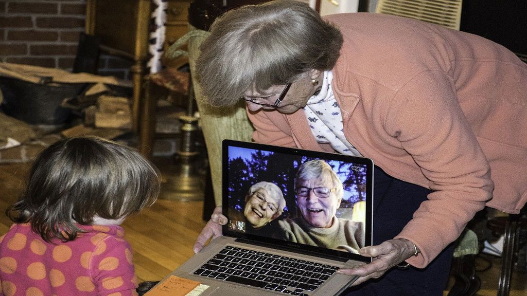 Videollamadas, la solución para estar en familia durante la cuarentena