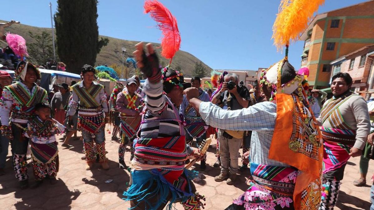 Una fiesta ilegal provoca la cuarentena total por COVID-19 a un pueblo boliviano