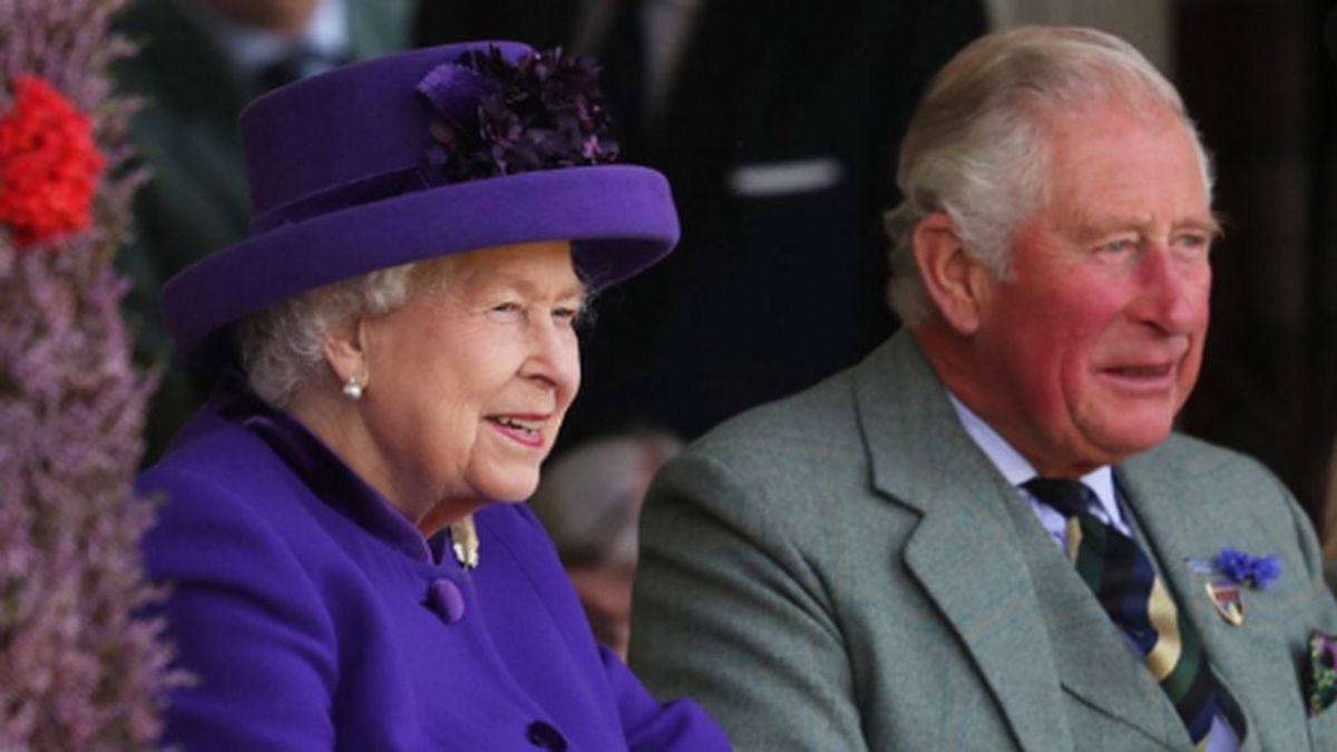 El príncipe Carlos ya no está en aislamiento, pero crece el temor por la Reina Isabel II