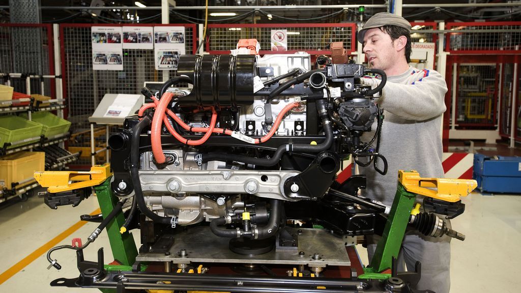 La industria española para con duras críticas al Gobierno por su "precipitación y no prever las consecuencias" La industria española para con duras críticas al Gobierno por su "precipitación y no prever las consecuencias"