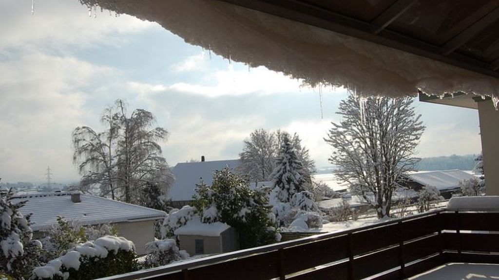 Lluvia y nieve para inaugurar abril: habrá que abrigarse varios días más para salir al balcón Lluvia y nieve para inaugurar abril: habrá que abrigarse varios días más para salir al balcón