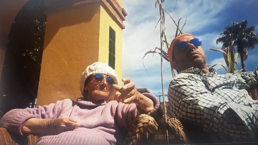 La tía Pepa, la abuela que ayuda a superar el confinamiento: “La gente nos dice que les alegra la vida”