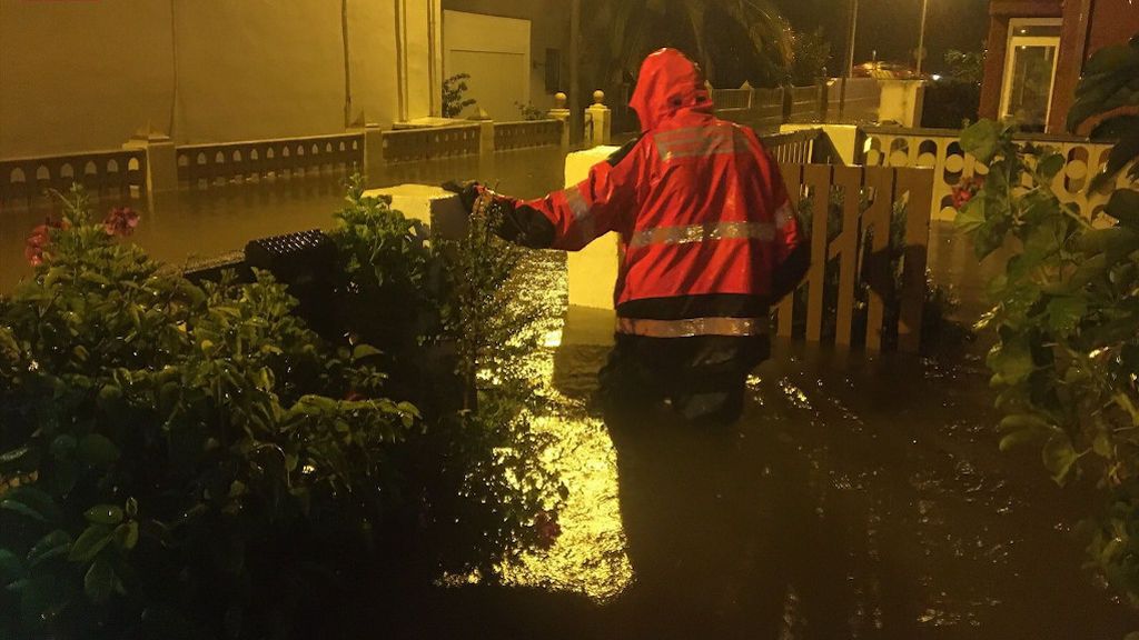 Precipitaciones récord inundan en las últimas horas varias localidades de Castellón Precipitaciones récord inundan en las últimas horas varias localidades de Castellón